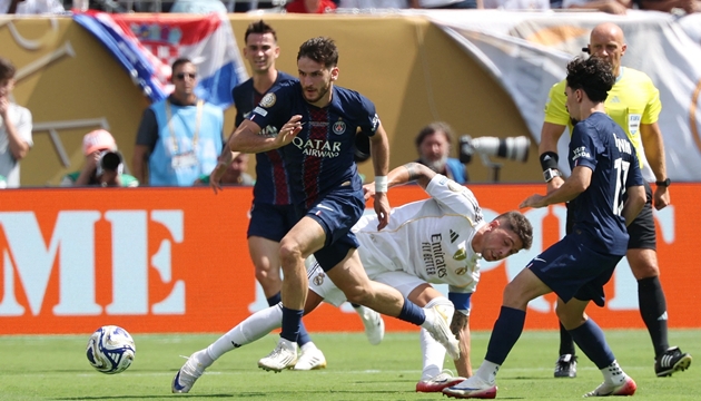 HLV Luis Enrique: PSG không nương tay trước Real Madrid, bảo vệ Xabi Alonso và tiết lộ tin nhắn chúc mừng từ Cules